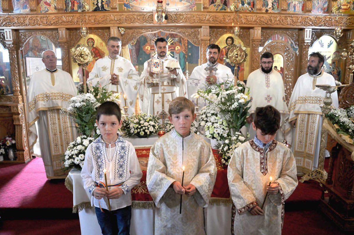 Hramuri și manifestări parohiale la praznicul Adormirii Maicii Domnului 124206