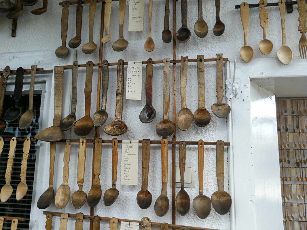 La Câmpulung Moldovenesc,  lingurile de lemn spun povestea lumii 124134