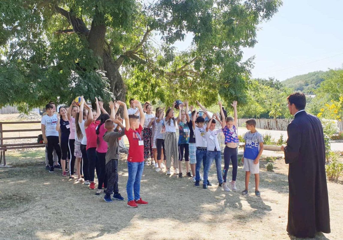 Evenimentul „Lumina vie a mănăstirii în inima copilăriei” 124311