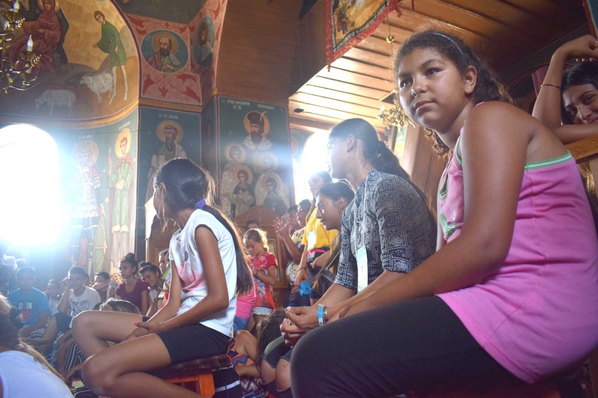 „Tabăra bucuriei” pentru 100 de tineri şi copii de etnie romă 124394