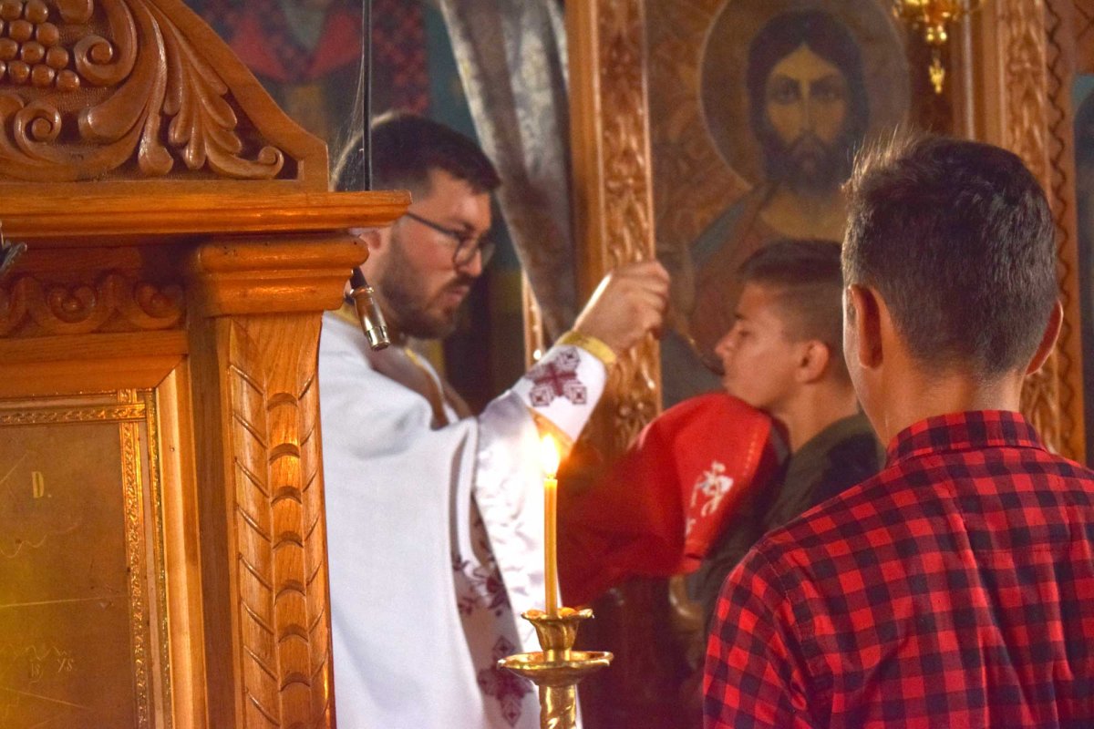 „Tabăra bucuriei” pentru 100 de tineri şi copii de etnie romă 124397