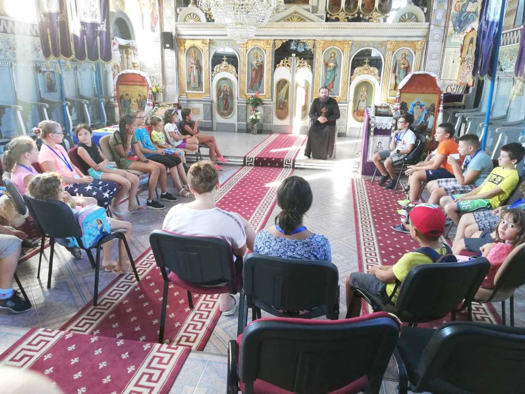 Tabere de vară ale lunii august în satele transilvănene și bănățene 124358