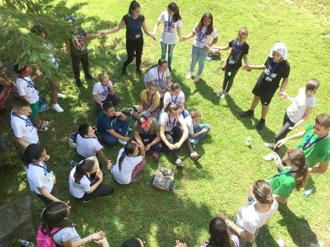 Tabere de vară ale lunii august în satele transilvănene și bănățene 124370