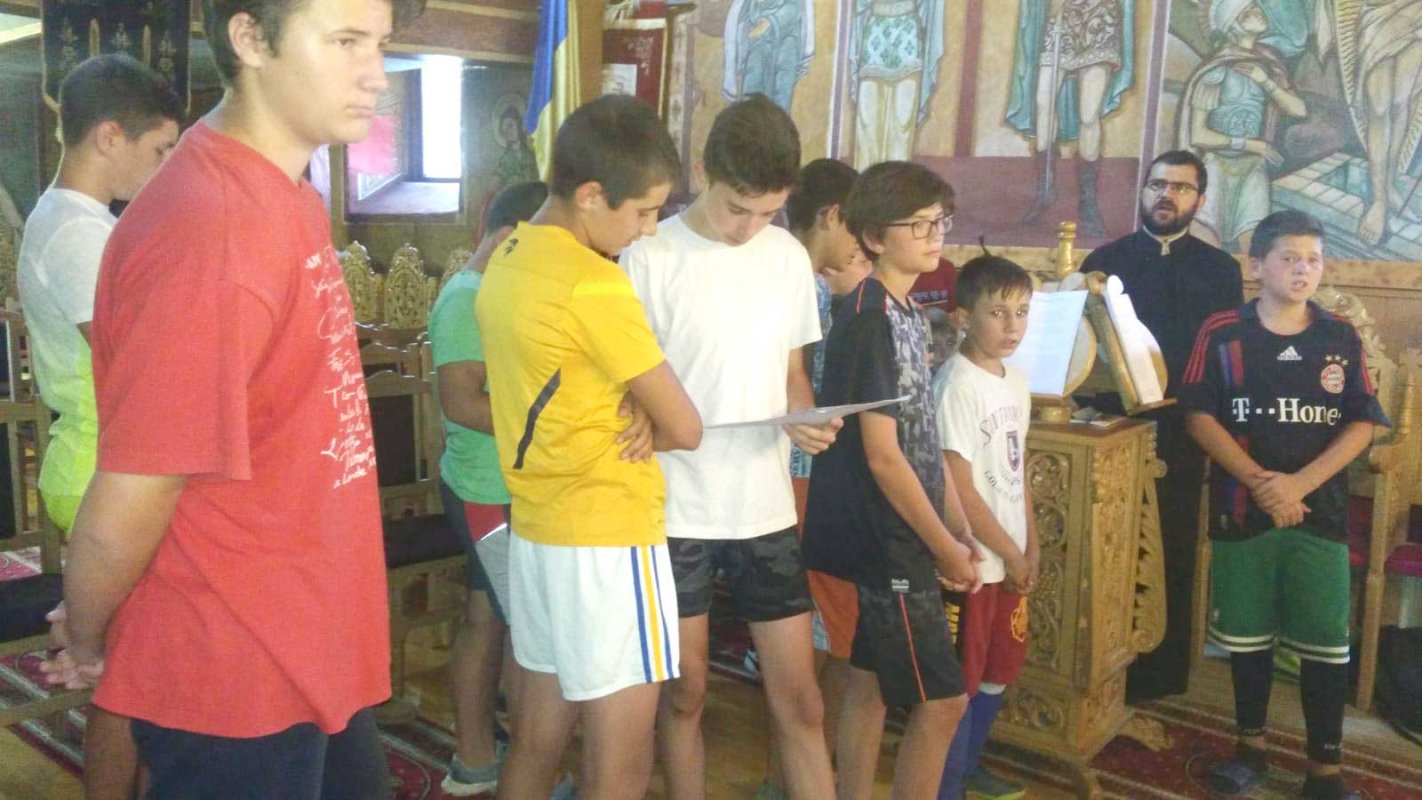 Tabere de vară ale lunii august în satele transilvănene și bănățene 124377