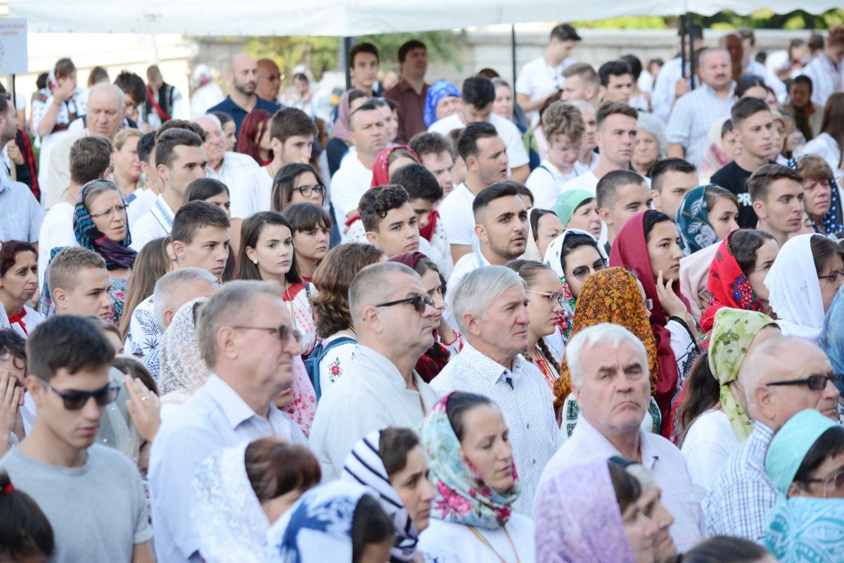 „Nădăjduim că veţi reuşi să redaţi României o conştiinţă de sine mai demnă” 124477