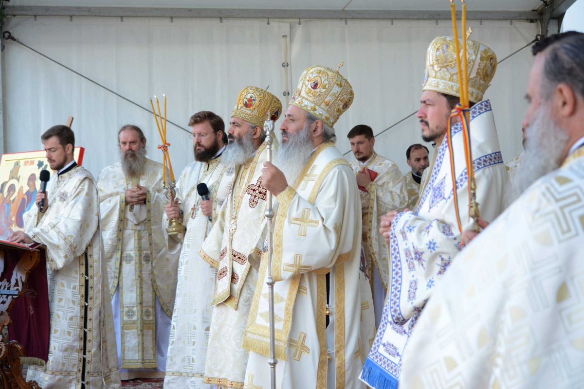 „Nădăjduim că veţi reuşi să redaţi României o conştiinţă de sine mai demnă” 124478