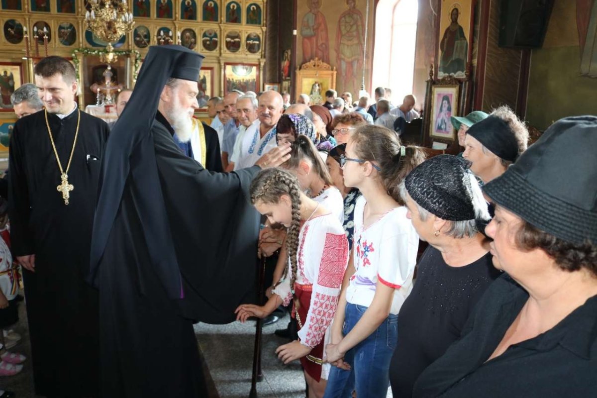 Momente de rugăciune și binecuvântări arhierești  124564