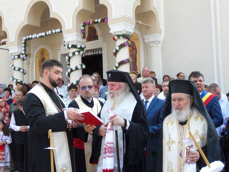 Slujiri arhierești în Duminica a X-a după Rusalii (a vindecării lunaticului) 124600