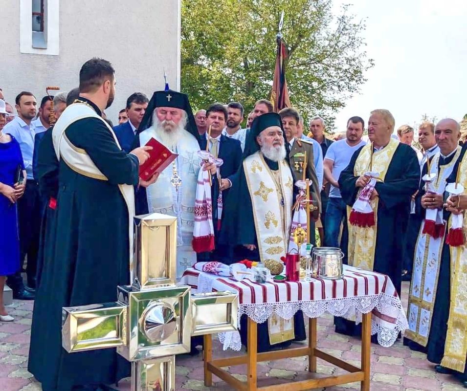 Slujiri arhierești în Duminica a X-a după Rusalii (a vindecării lunaticului) 124602