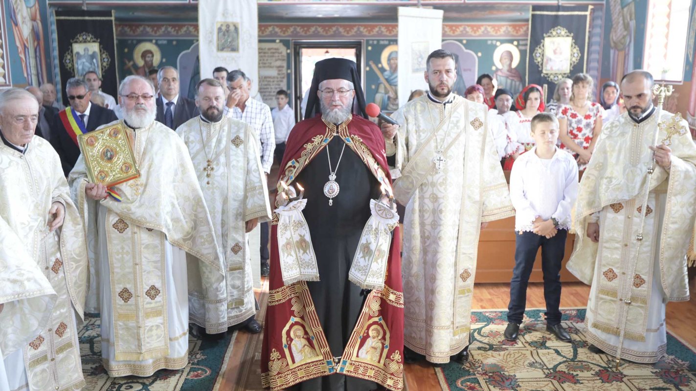 Slujiri arhierești în Duminica a X-a după Rusalii (a vindecării lunaticului) 124617