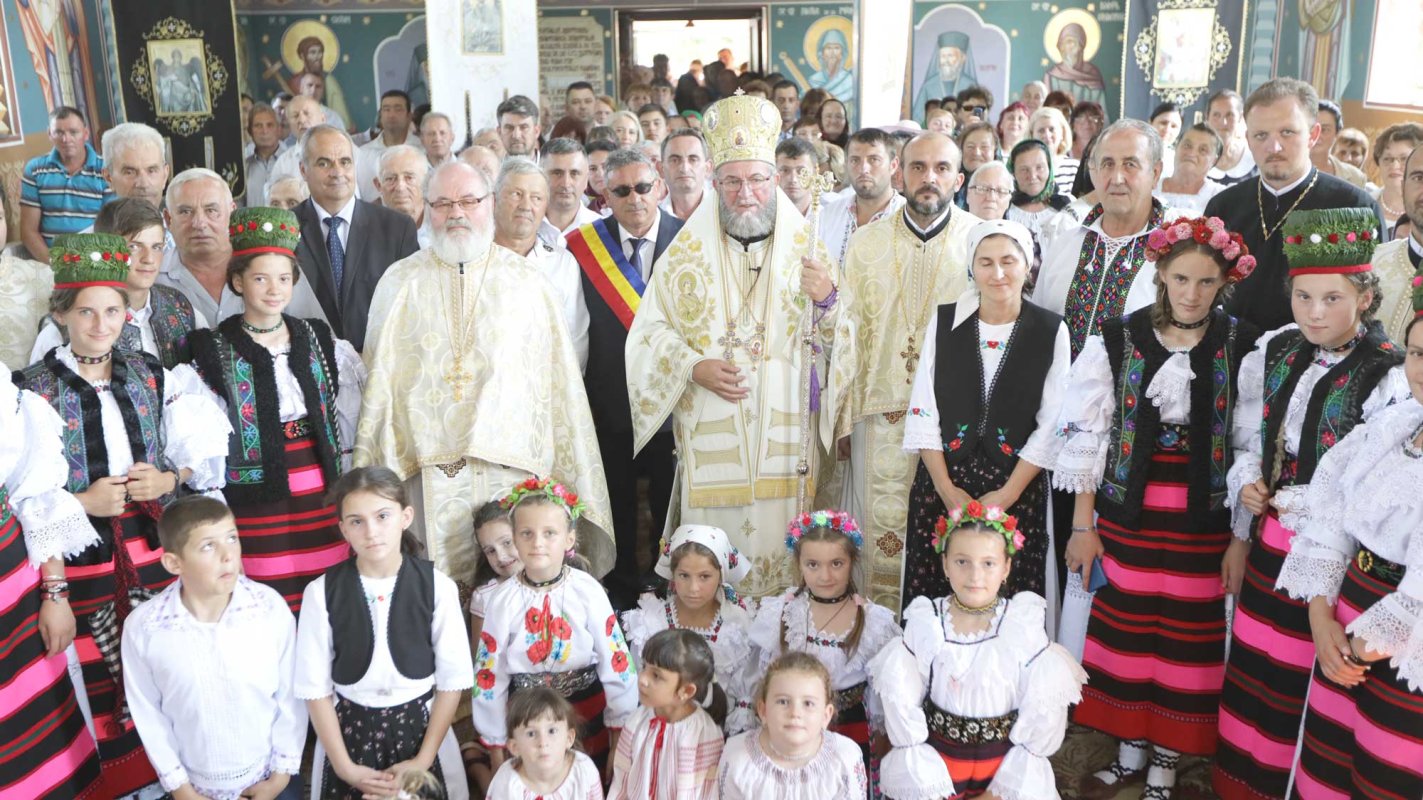 Slujiri arhierești în Duminica a X-a după Rusalii (a vindecării lunaticului) 124618