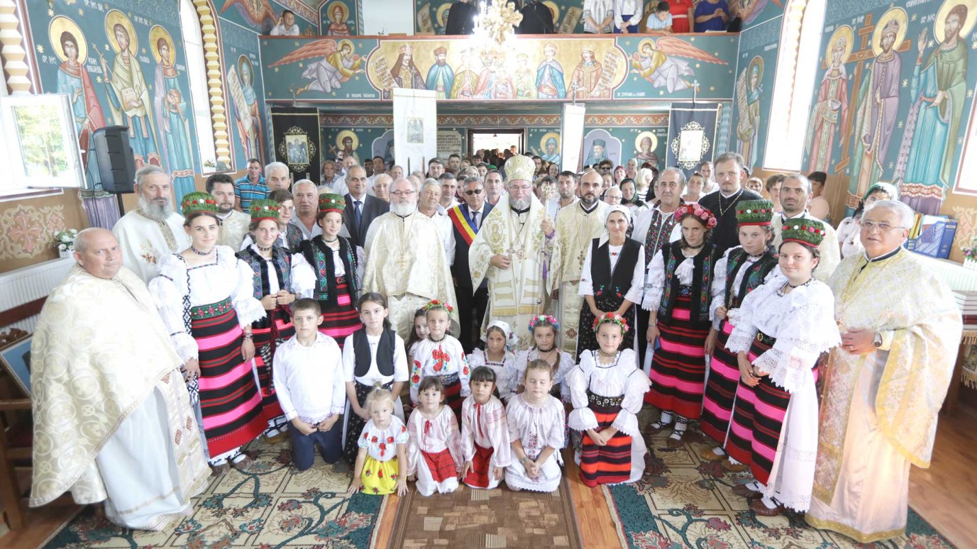 Slujiri arhierești în Duminica a X-a după Rusalii (a vindecării lunaticului) 124619