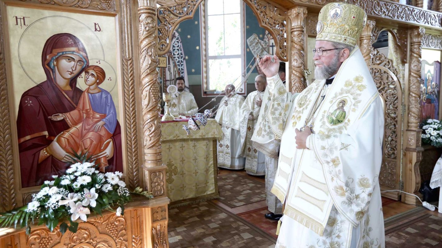 Slujiri arhierești în Duminica a X-a după Rusalii (a vindecării lunaticului) 124621