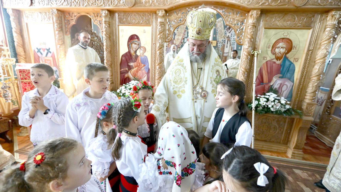 Slujiri arhierești în Duminica a X-a după Rusalii (a vindecării lunaticului) 124622