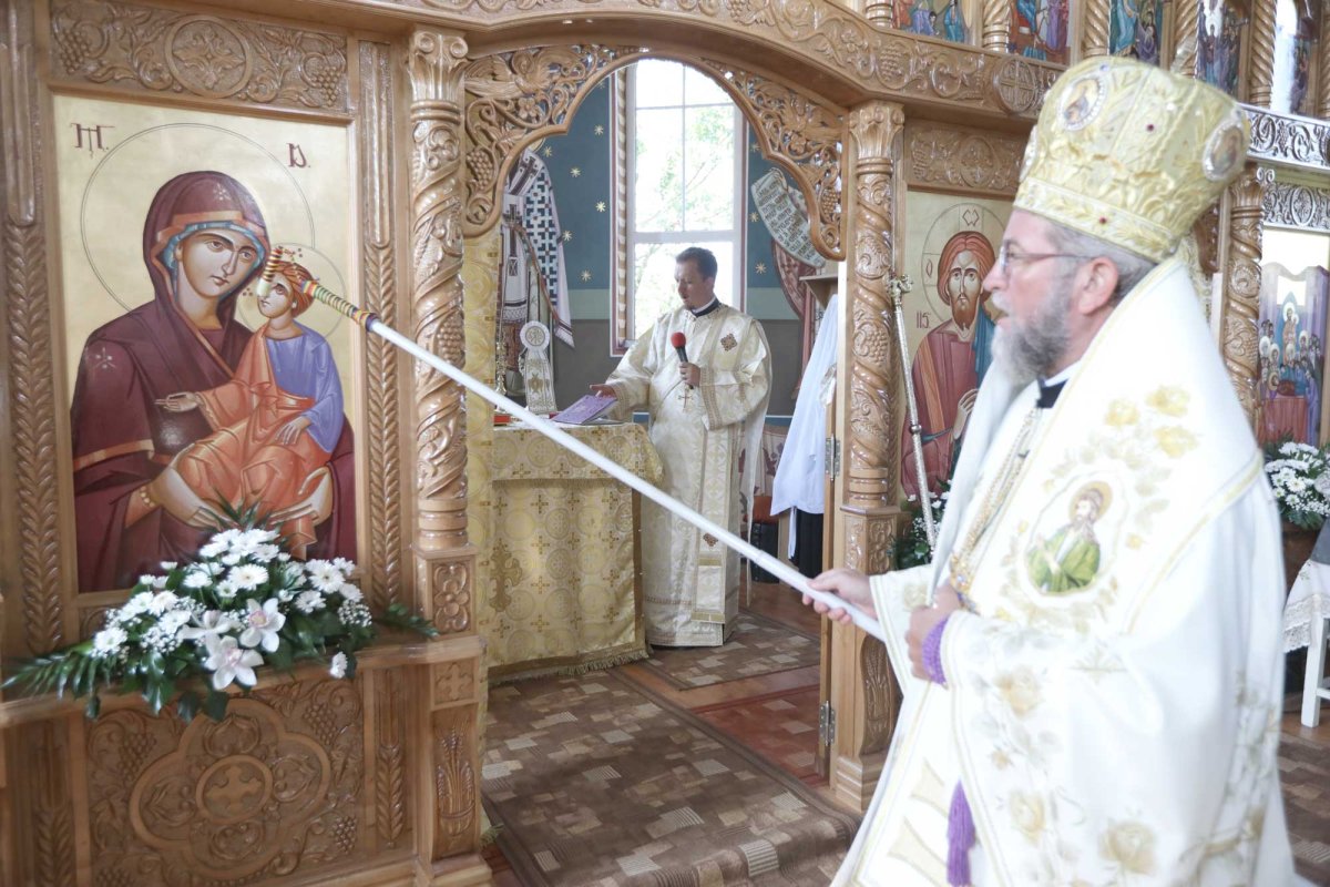 Slujiri arhierești în Duminica a X-a după Rusalii (a vindecării lunaticului) 124626