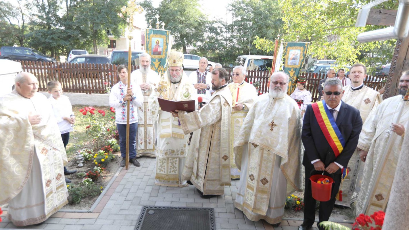 Slujiri arhierești în Duminica a X-a după Rusalii (a vindecării lunaticului) 124628