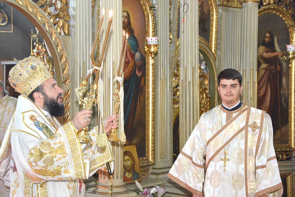 Slujiri arhierești în Duminica a X-a după Rusalii (a vindecării lunaticului) 124631