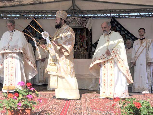 Slujiri arhierești în Duminica a X-a după Rusalii (a vindecării lunaticului) 124636