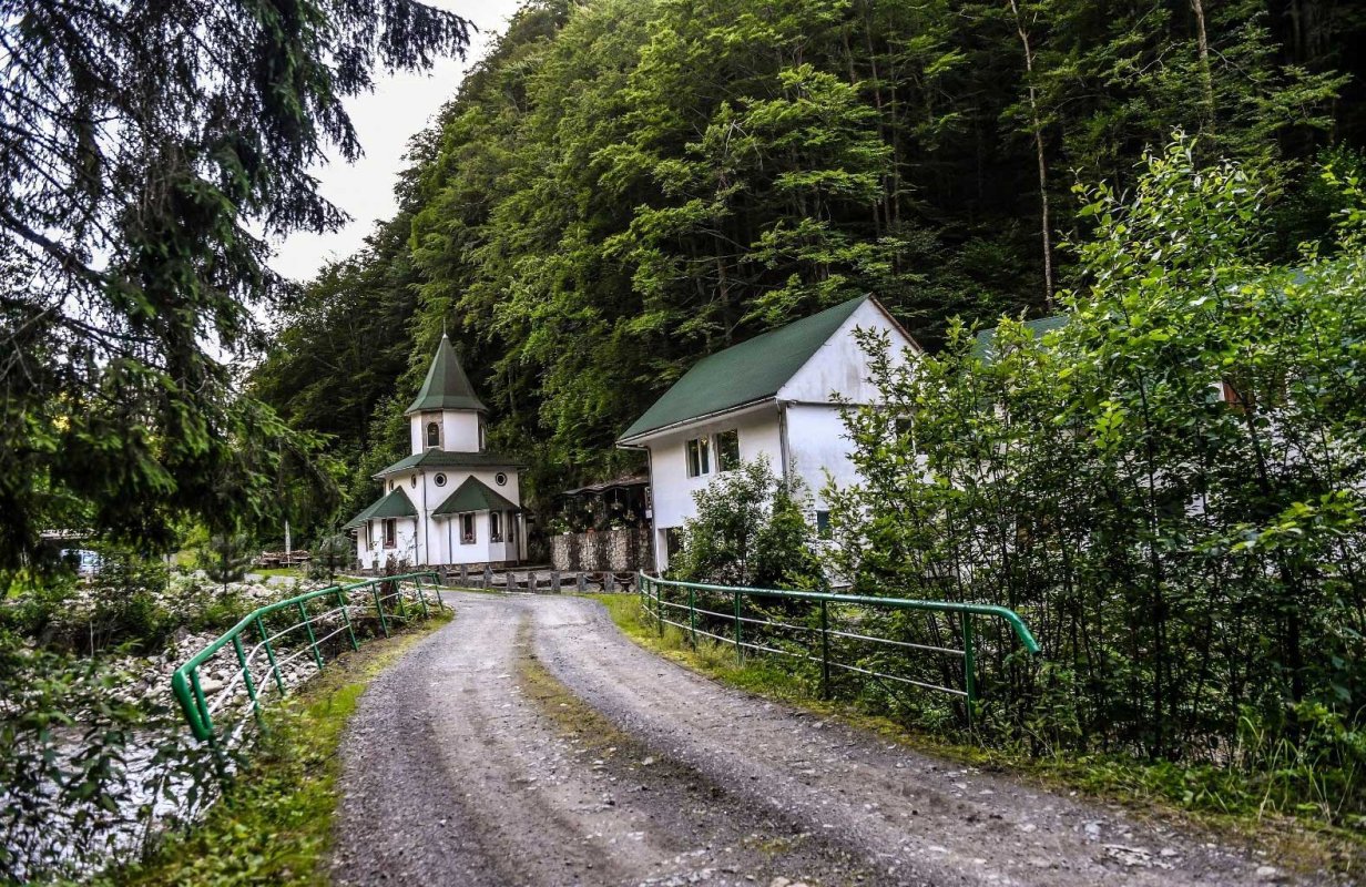 Hramuri mănăstirești în Episcopia Caransebeșului 124793