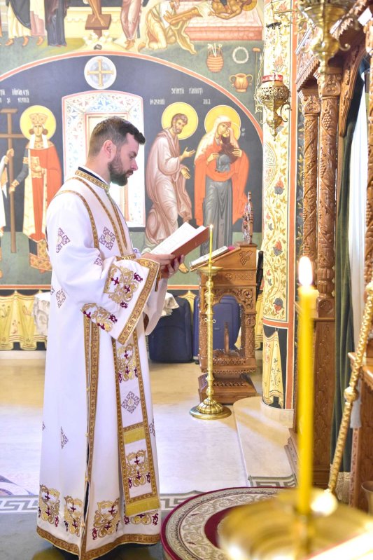 Sfinte Liturghii arhiereşti în trei mănăstiri oltene 124941