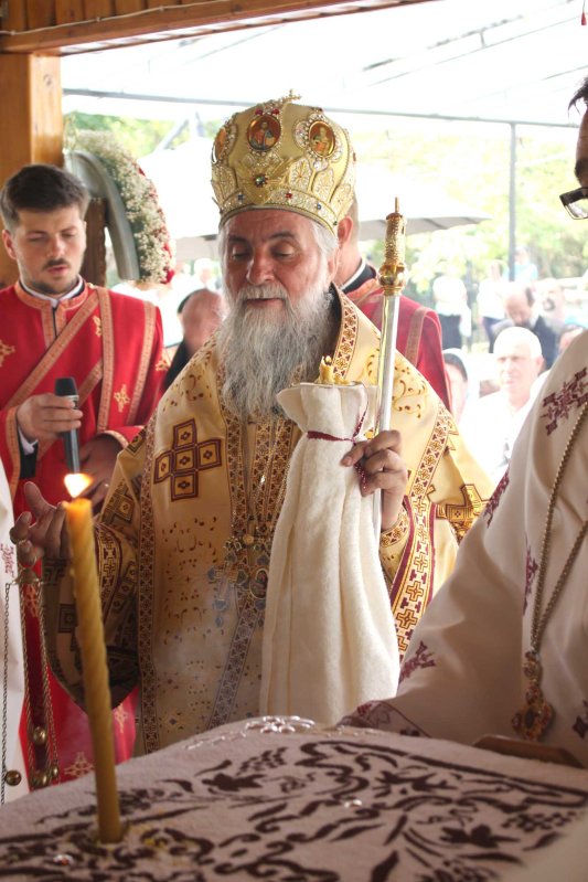 Sfinte Liturghii arhiereşti în trei mănăstiri oltene 124947