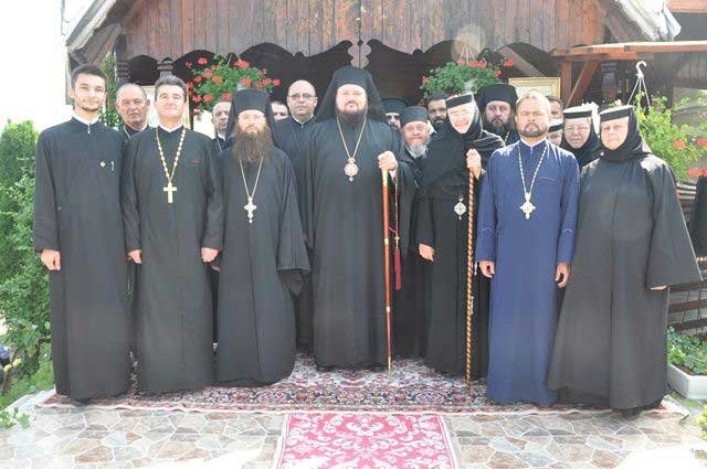 Slujiri arhiereşti şi hramuri la praznicul Tăierii capului Sfântului Ioan Botezătorul 124953