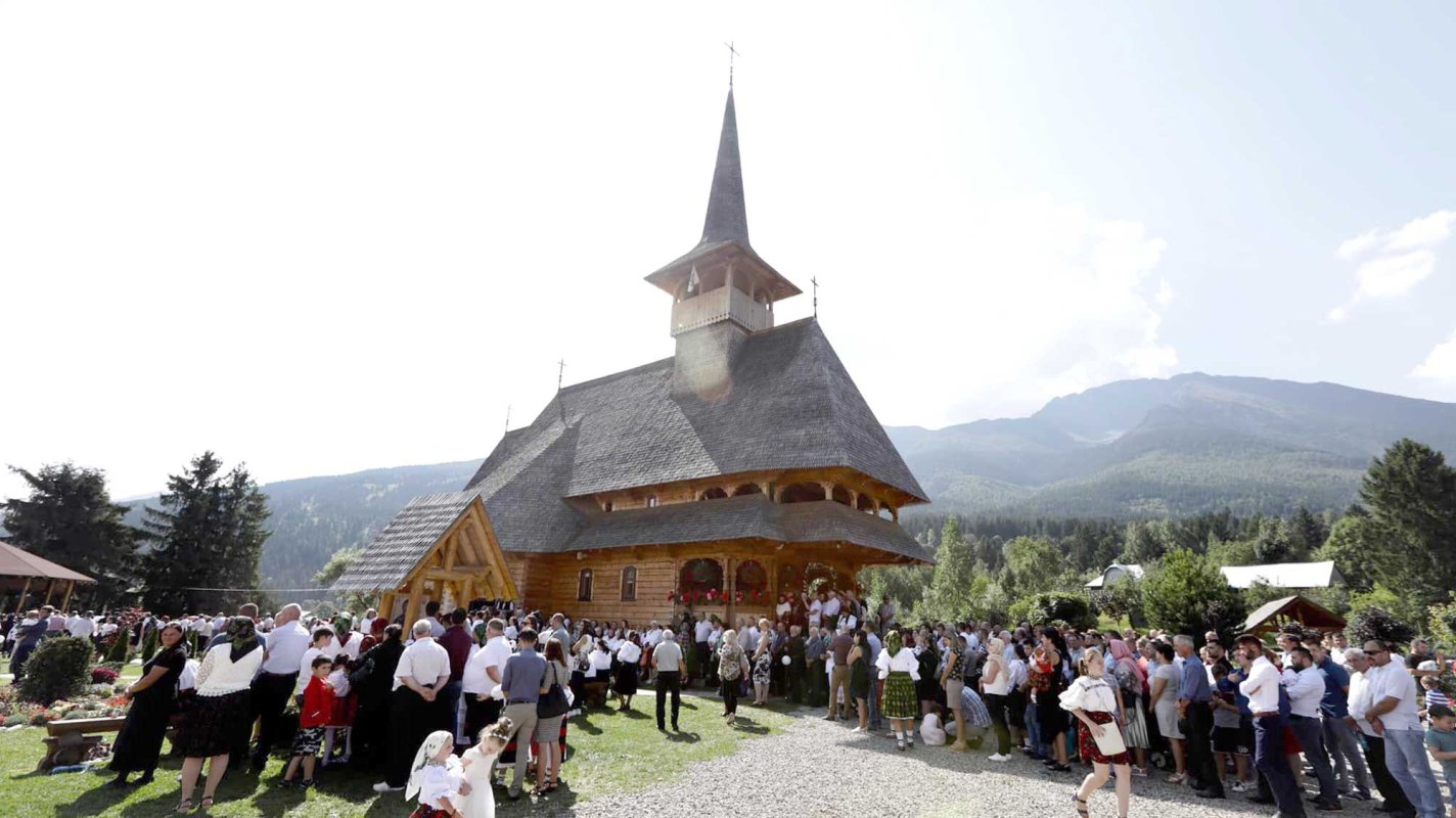 Slujiri arhiereşti şi hramuri la praznicul Tăierii capului Sfântului Ioan Botezătorul 124955