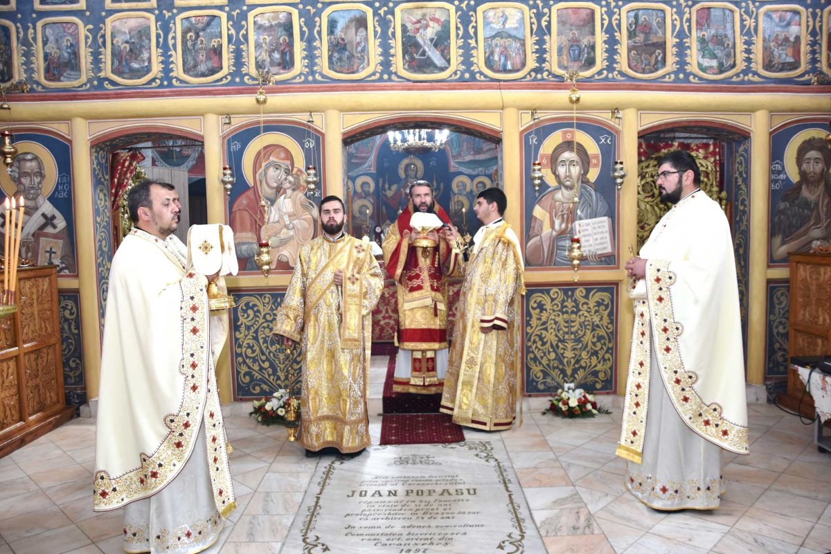 Slujiri arhiereşti şi hramuri la praznicul Tăierii capului Sfântului Ioan Botezătorul 124958