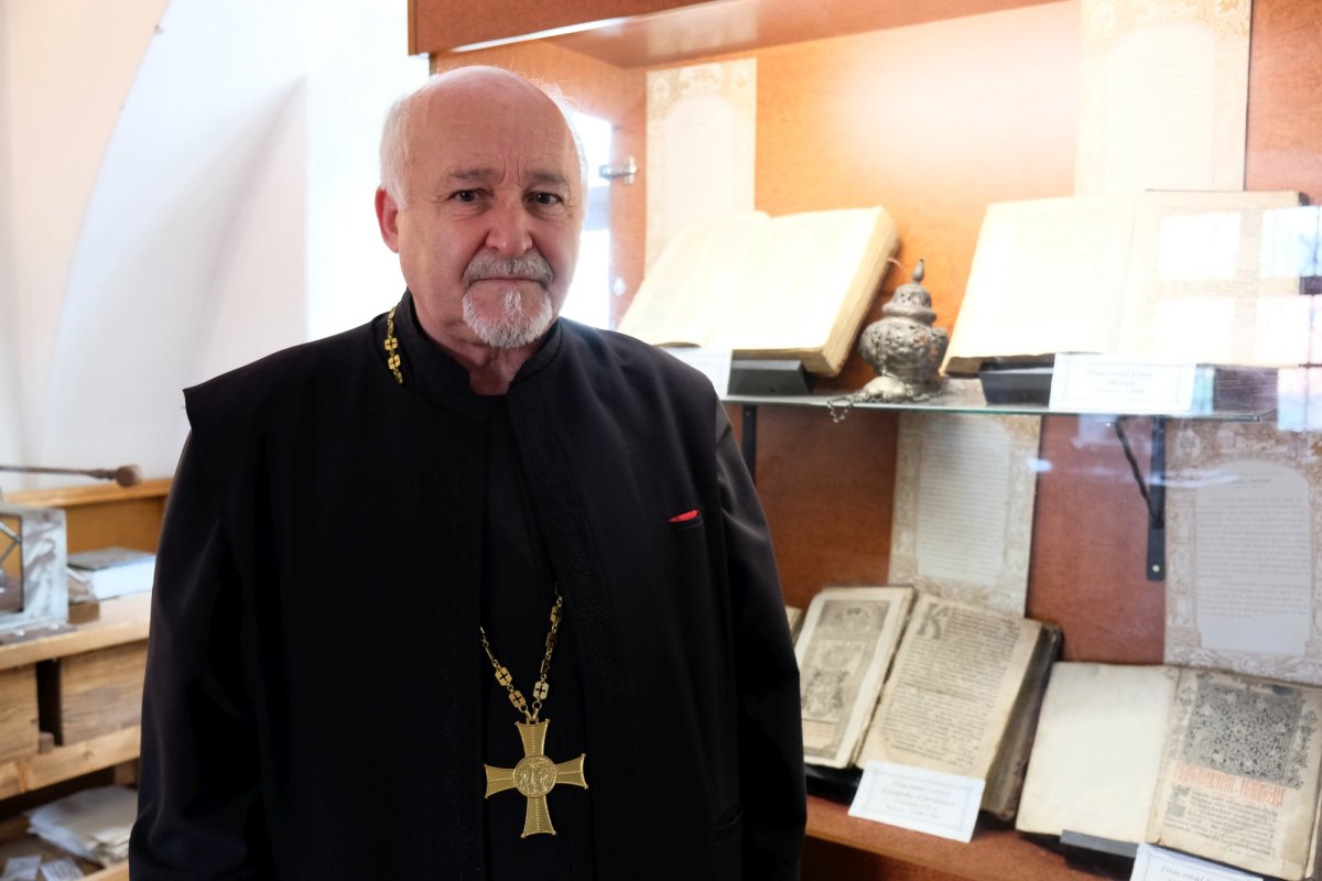 Tezaurul limbii române din Şcheii Braşovului 124902