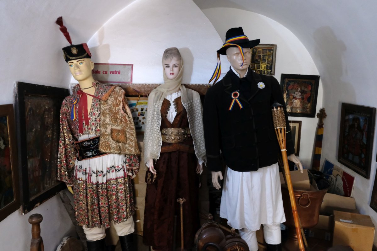 Tezaurul limbii române din Şcheii Braşovului 124907