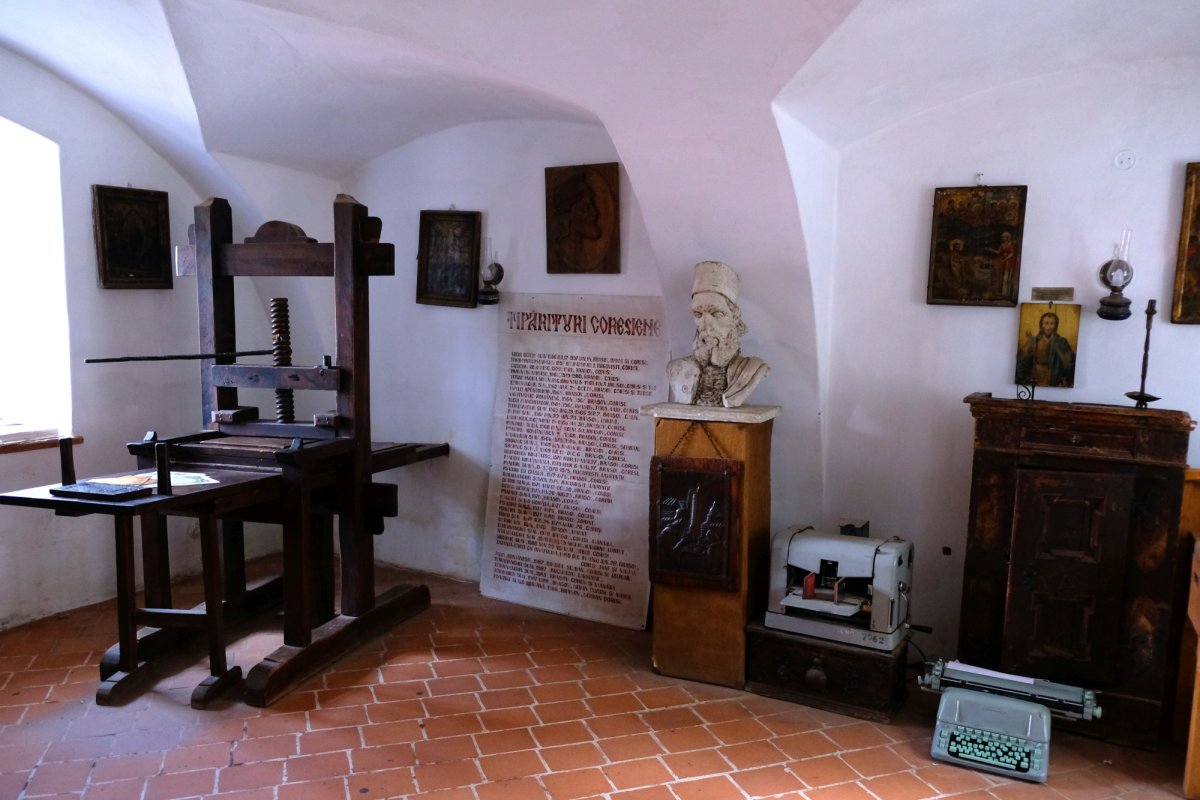 Tezaurul limbii române din Şcheii Braşovului 124908