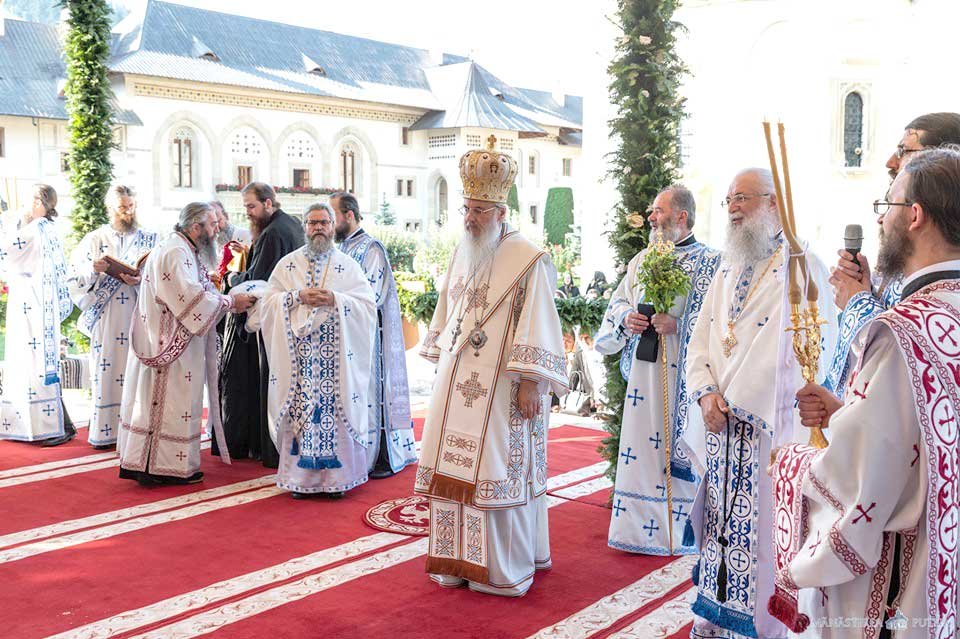 „Prima lege pe care ar da-o astăzi Sfântul Voievod Ştefan cel Mare ar fi să nu mai plece românii din ţară” 125036