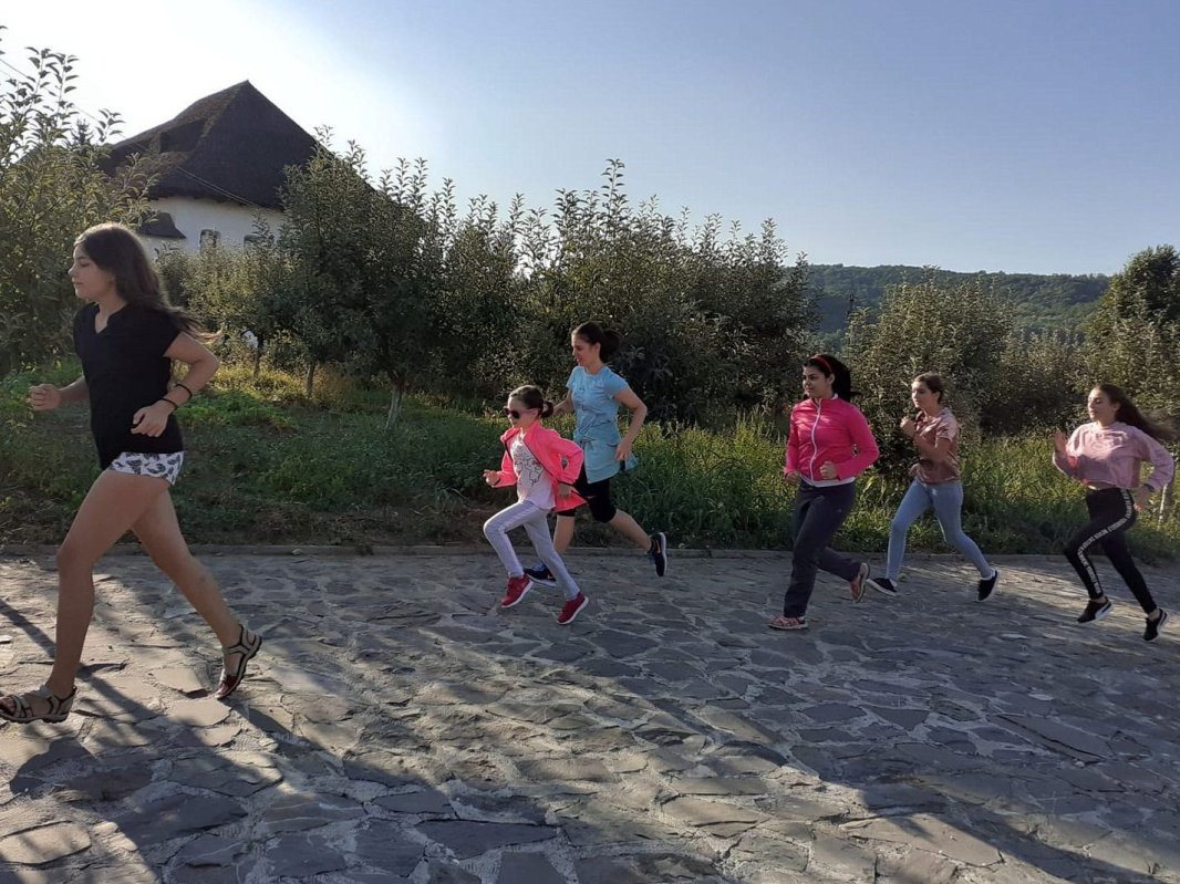 Bucuria copilăriei în tărâmul autentic al satului 125058