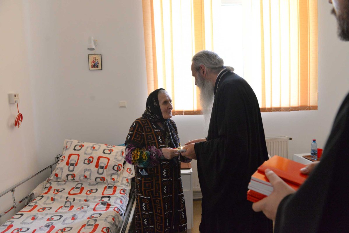 IPS Teofan a pus piatra de temelie pentru viitoarea biserică a Centrului medical din Răducăneni 125166