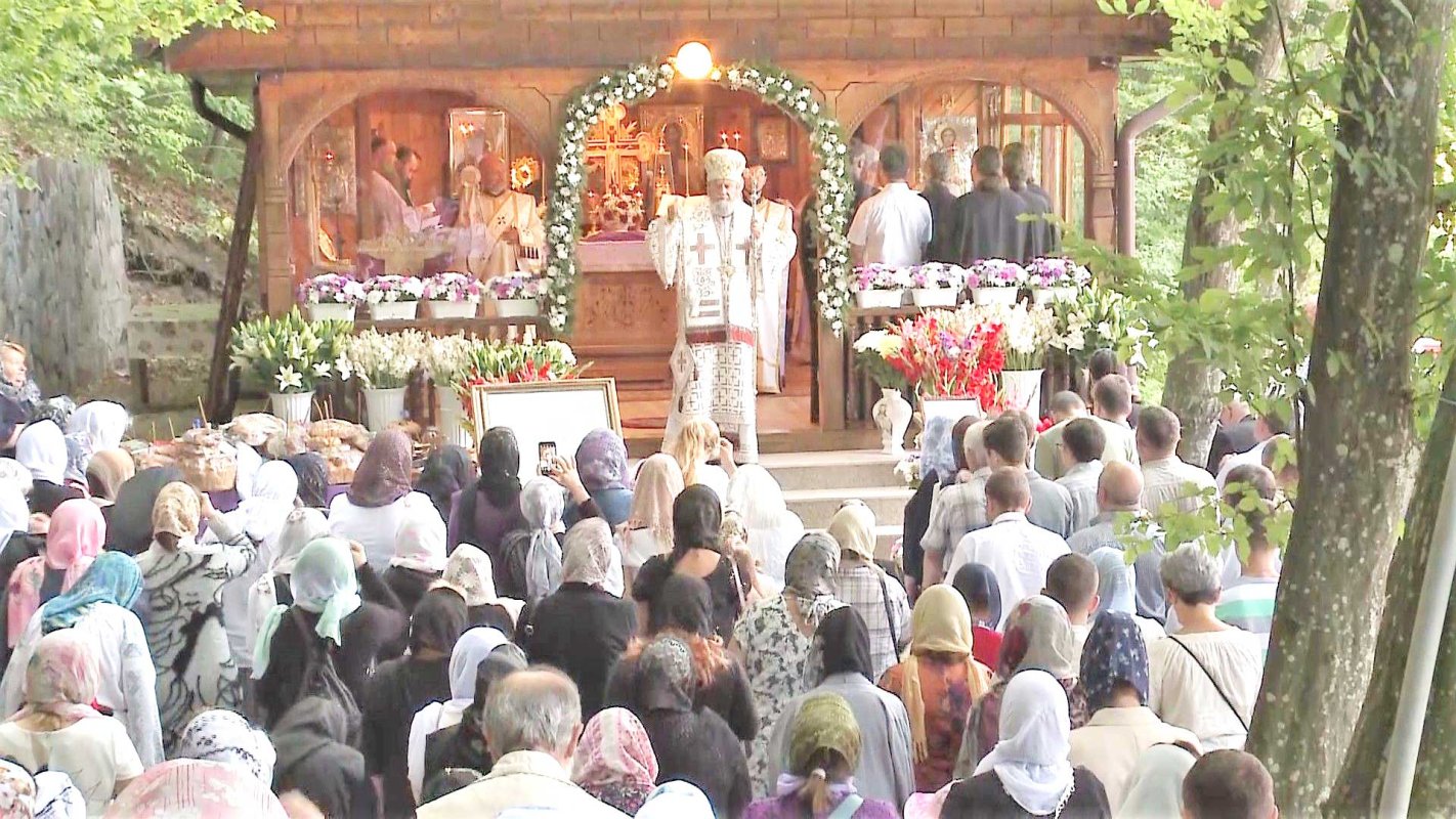 Slujiri arhiereşti în Duminica a 11-a după Rusalii 125101