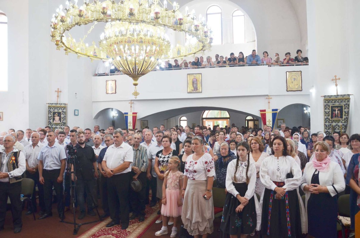 Slujiri arhiereşti în Duminica a 11-a după Rusalii 125104