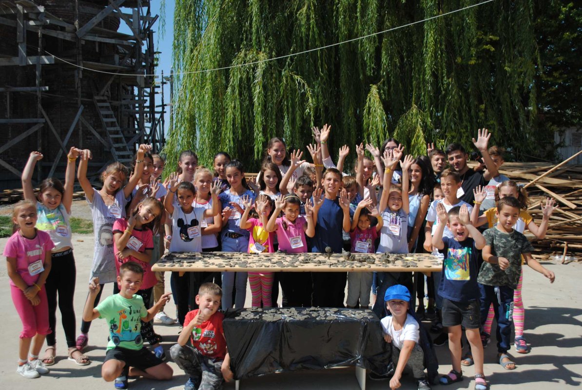 Credinţă şi bucurie. Împreună, în satul copilăriei de ieri şi de azi 125224