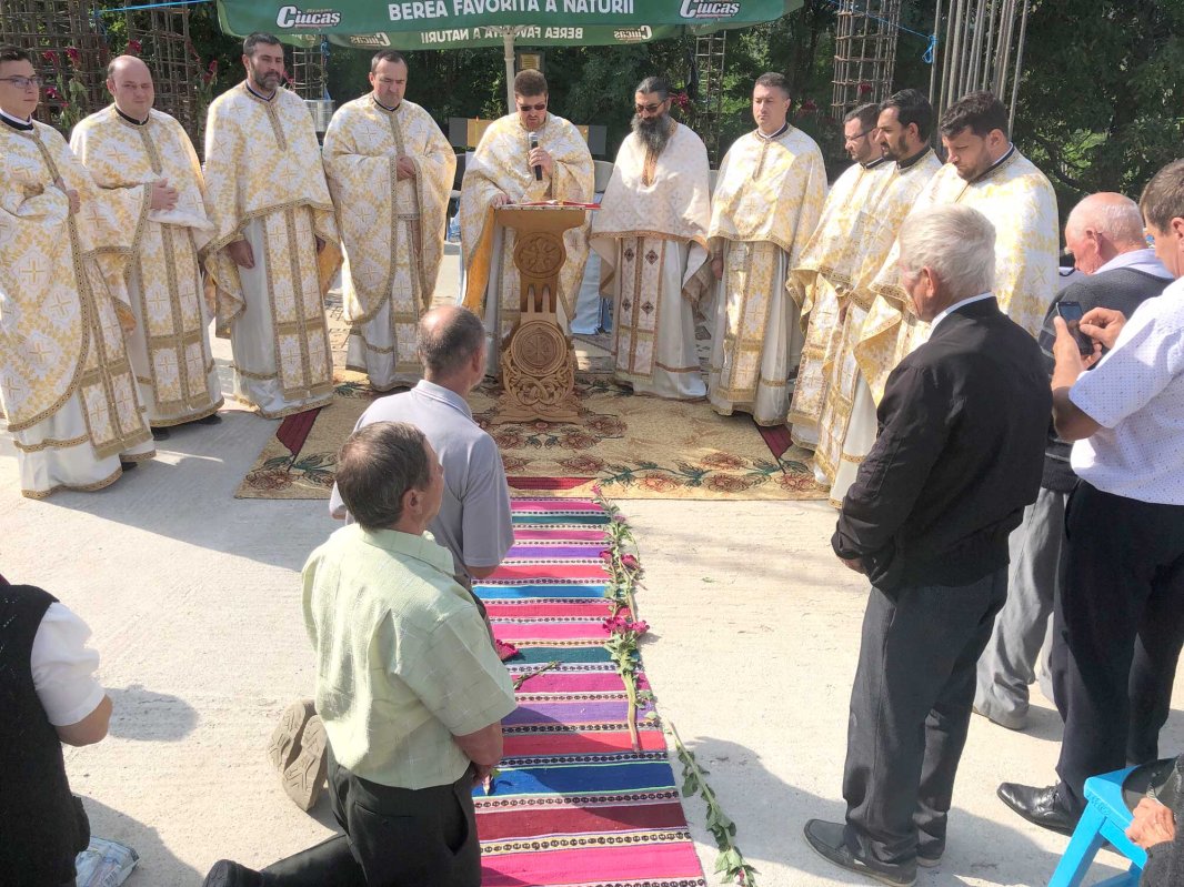 Sfinţire de troiţă în Parohia Slobozia Bacău II 125223