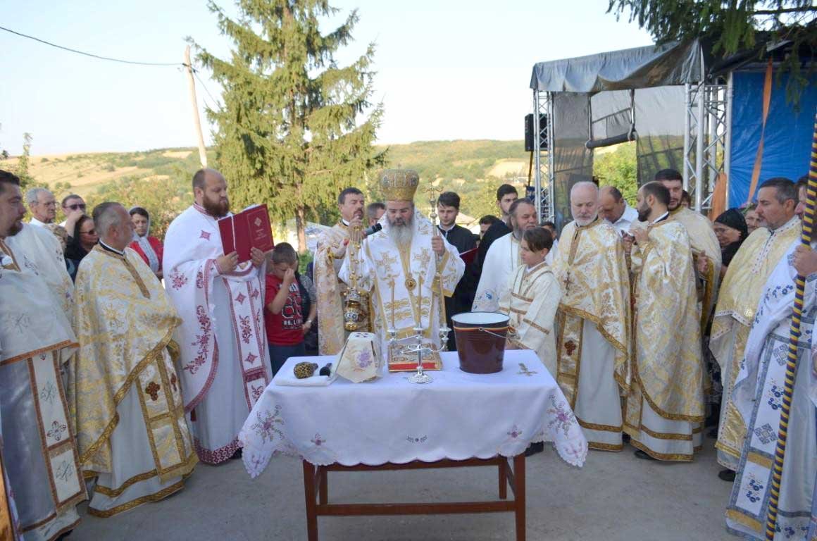 Slujbe arhiereşti în Mitropolia Moldovei şi Bucovinei 125218