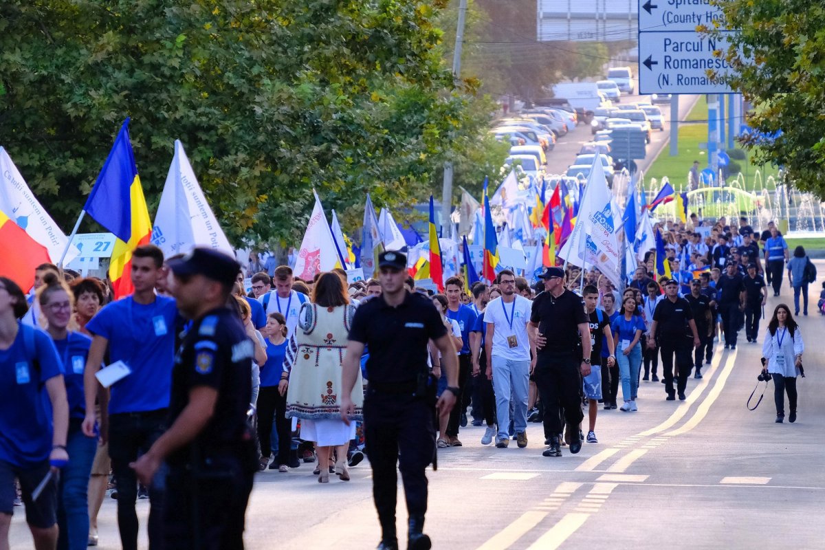  Bucuria mărturisirii Ortodoxiei pe străzile Craiovei 125635