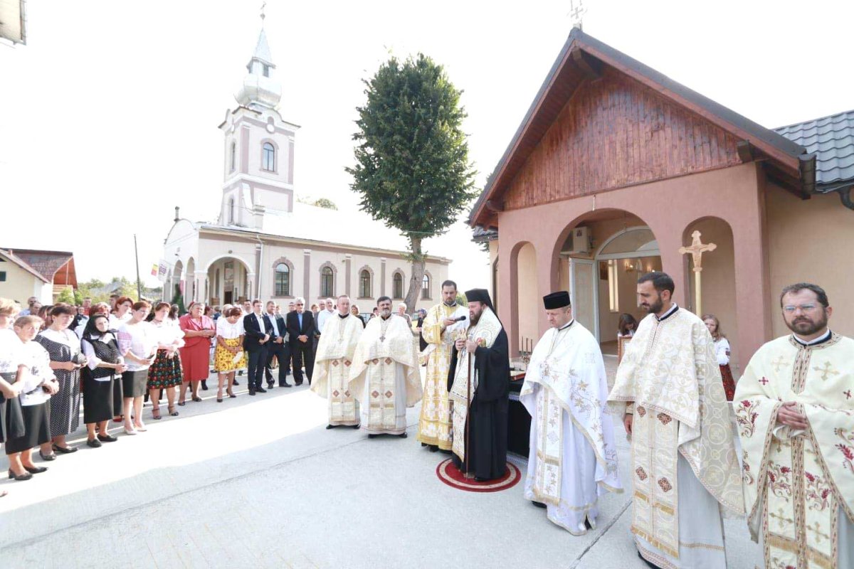 Slujiri şi binecuvântări arhiereşti 125744