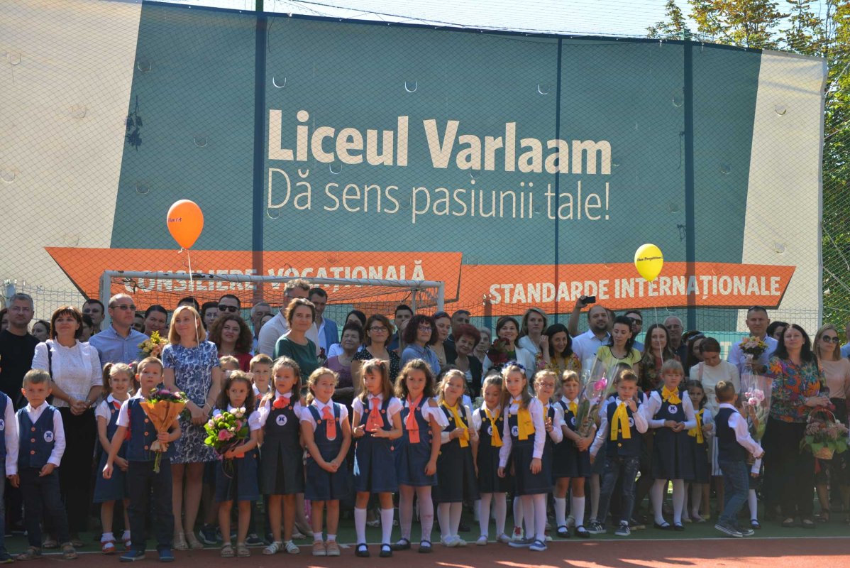 Binecuvântare arhierească pentru elevii ieşeni la început de an şcolar 125914