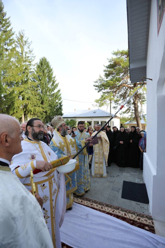 Hramuri și sfințiri de biserici închinate Maicii Domnului 125848