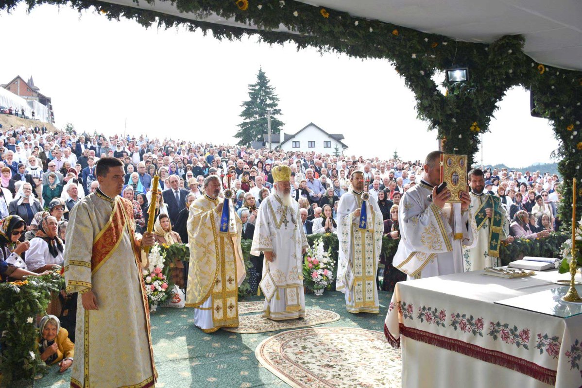 Slujiri arhiereşti la sărbătoarea Naşterii Maicii Domnului 125877