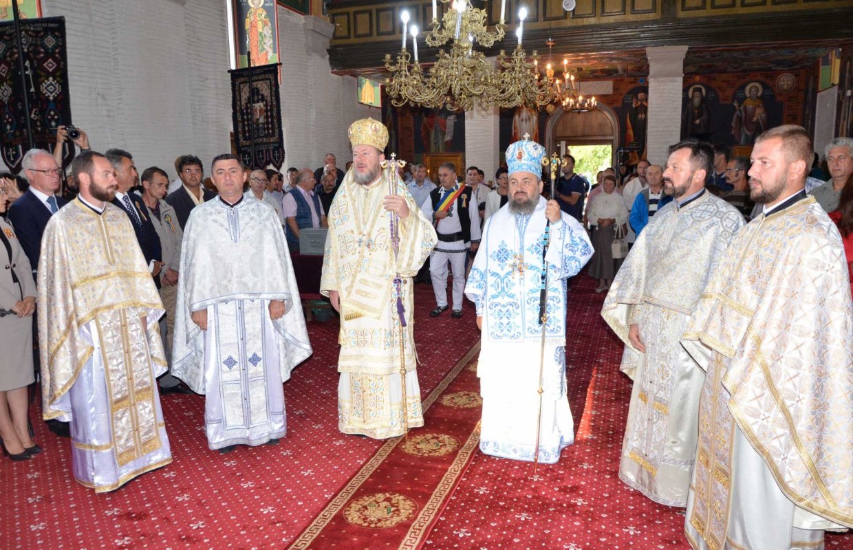 Slujiri arhiereşti la sărbătoarea Naşterii Maicii Domnului 125883