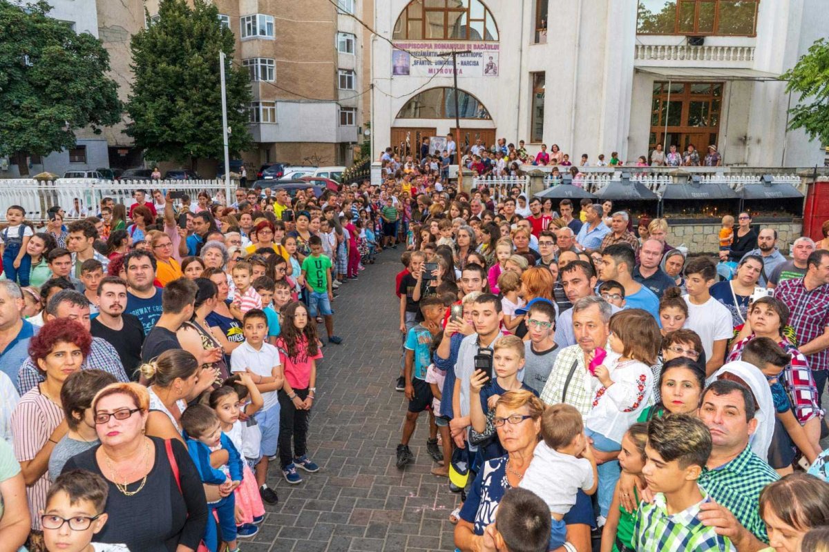 Binecuvântări arhiereşti în Eparhia Romanului şi Bacăului 125999