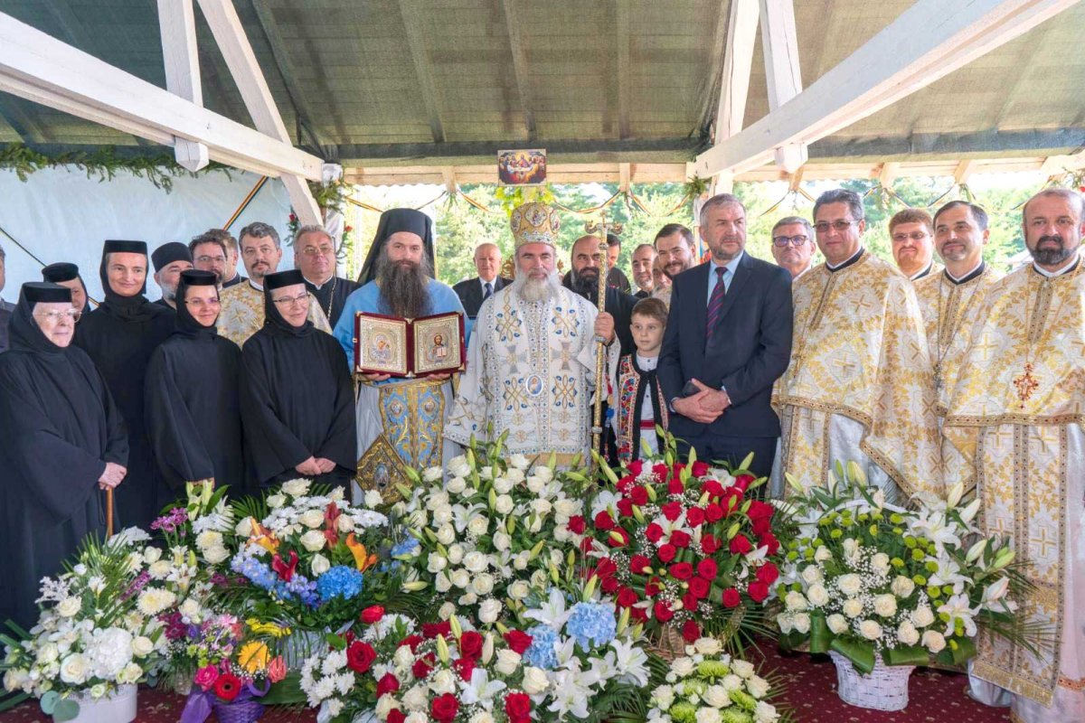 Binecuvântări arhiereşti în Eparhia Romanului şi Bacăului 126001