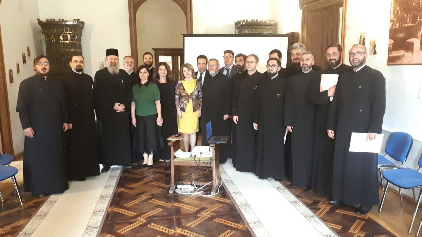 Dezbatere la Miclăuşeni pe tema educaţiei sănătoase a tinerilor 126005