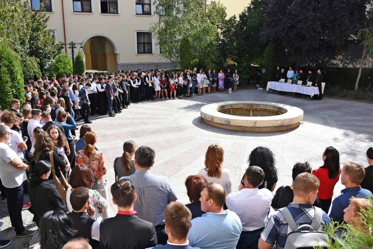 Festivități la începutul noului an școlar 125989