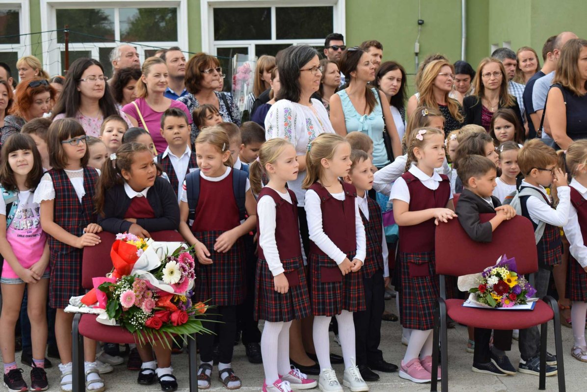 Festivități la începutul noului an școlar 125993